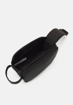 Pier One Unisex - Trousse De Toilette - Black -Pier One 3597b0ba18764e739afce6b352860d65