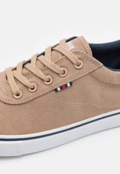 Pier One Unisex - Baskets Basses - Brown -Pier One 3d8d930a9d594a348d328f3c83bbc354