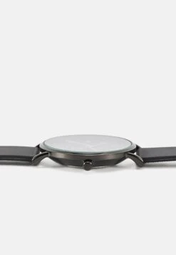 Pier One Unisex - Montre - Black -Pier One 4a4c5fd2ccf24a73a7e672b724fd8279