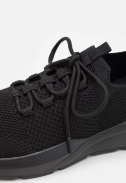 Pier One Unisex - Baskets Basses - Black -Pier One 65995386a3d84cd3a2106406efd96c10