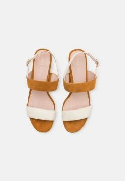 Pier One Leather - Sandales - White/Cognac 13 Pier One Leather - Sandales - White/Cognac -Pier One 7bf1f83e1cba4f3fa26b89379bf96b29
