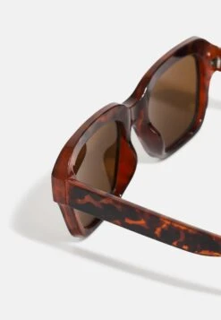 Pier One Unisex - Lunettes De Soleil - Black 15 Pier One Unisex - Lunettes De Soleil - Black -Pier One faad10b8a5a2445f865f09b5d12427d1